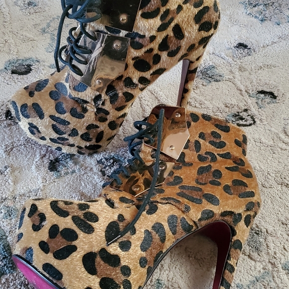 Cleopatra leopard print platform booties - Picture 2 of 10